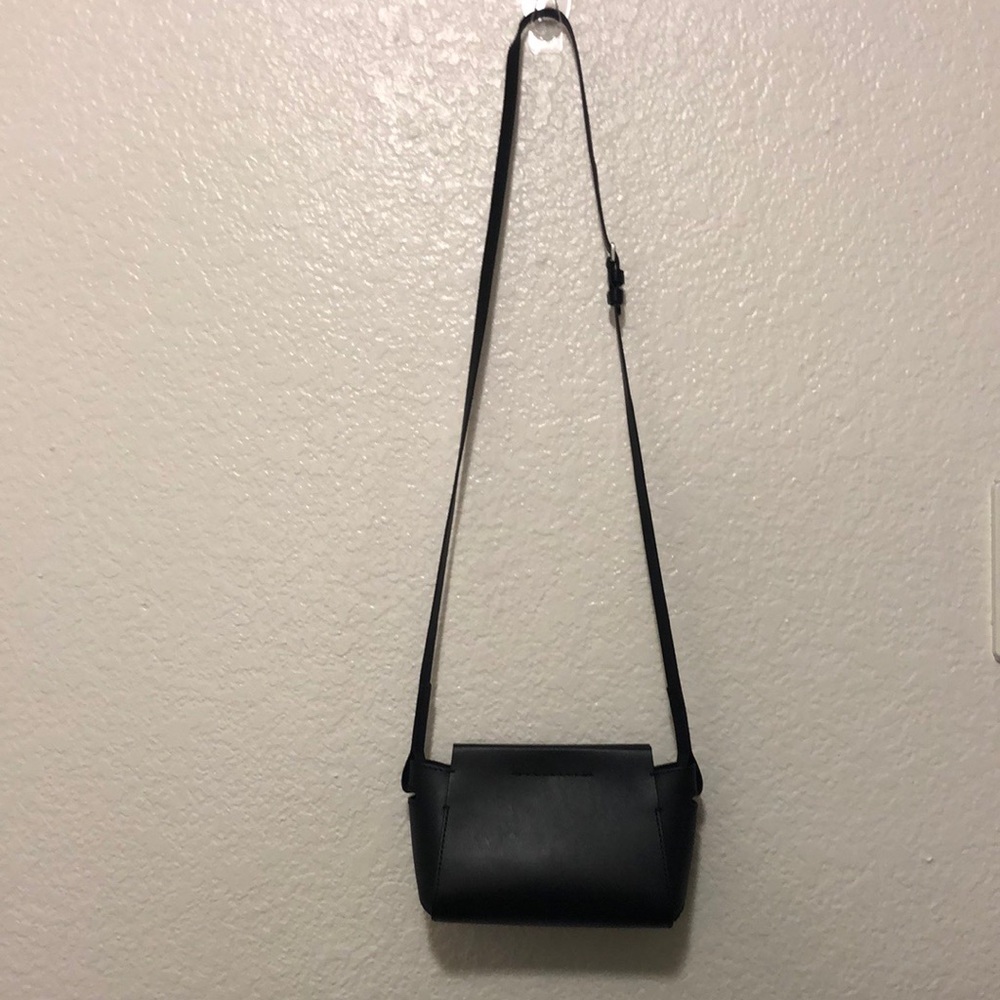 everlane/ the most adorable crossbody!